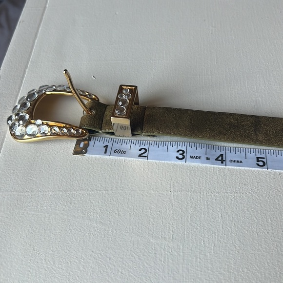 Olive green suede belt with western flare, gold hardware & rhinestones, Vintage - Picture 8 of 11